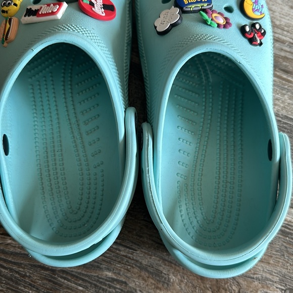 Crocs with charms - Picture 9 of 10
